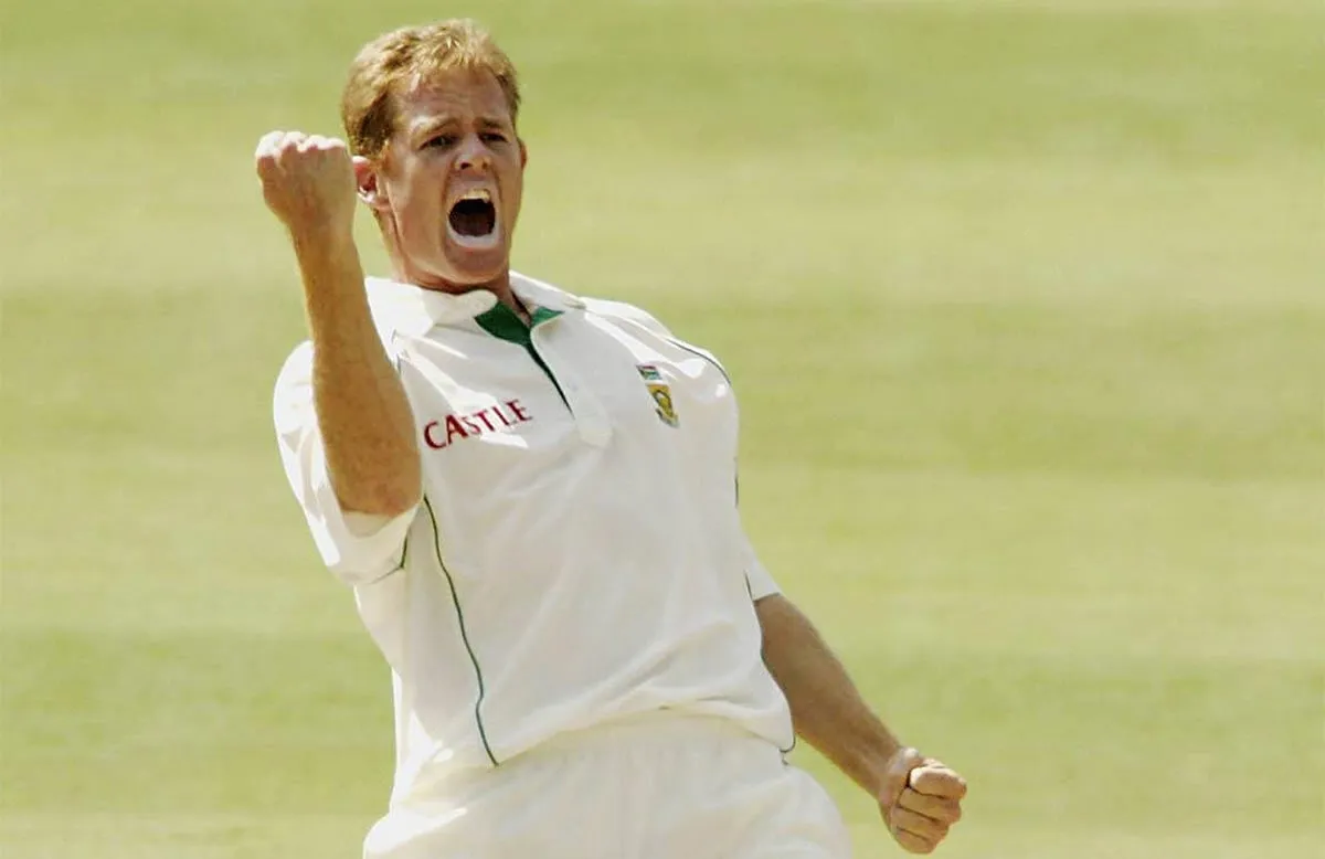 Shaun Pollock is the first South African to take 400 wickets. Image- Cricket Addictor  