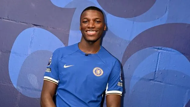 Moises Caicedo in a Chelsea shirt | Sportz Point 