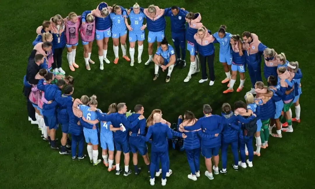 Spain vs England: England players huddle after the team's defeat | Sportz Point