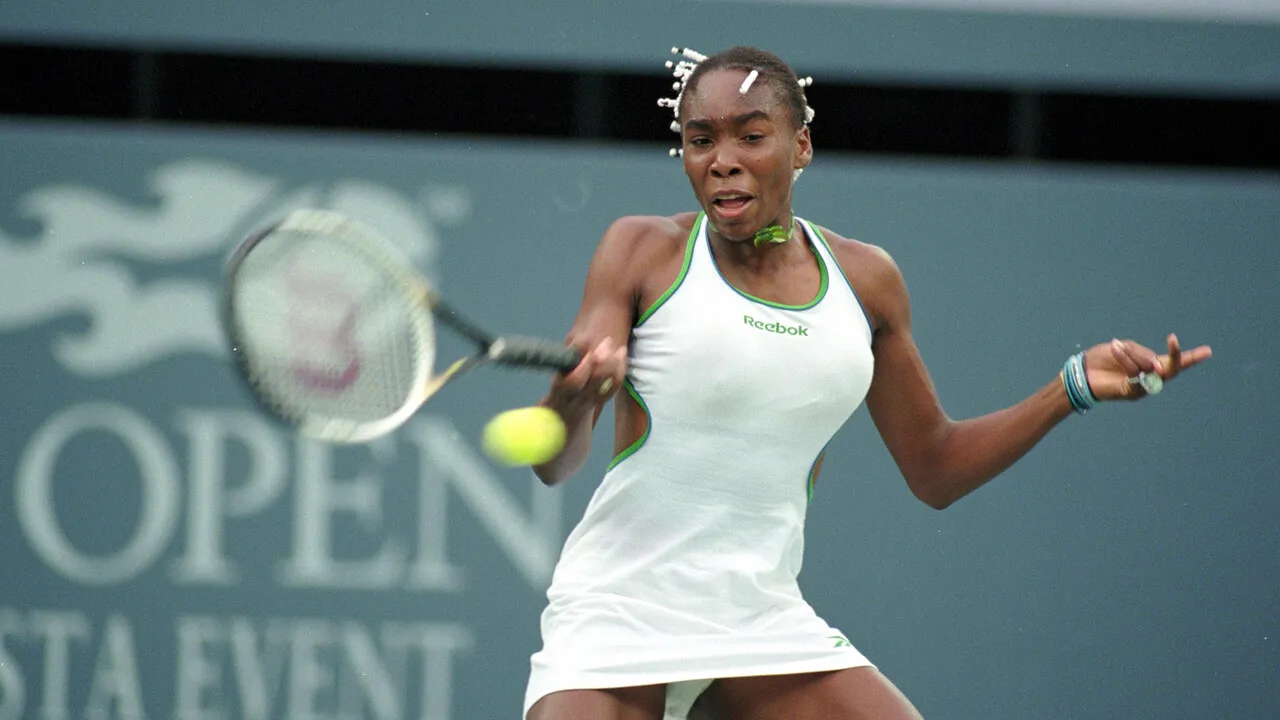 Venus Williams attempting a forehand | SportzPoint