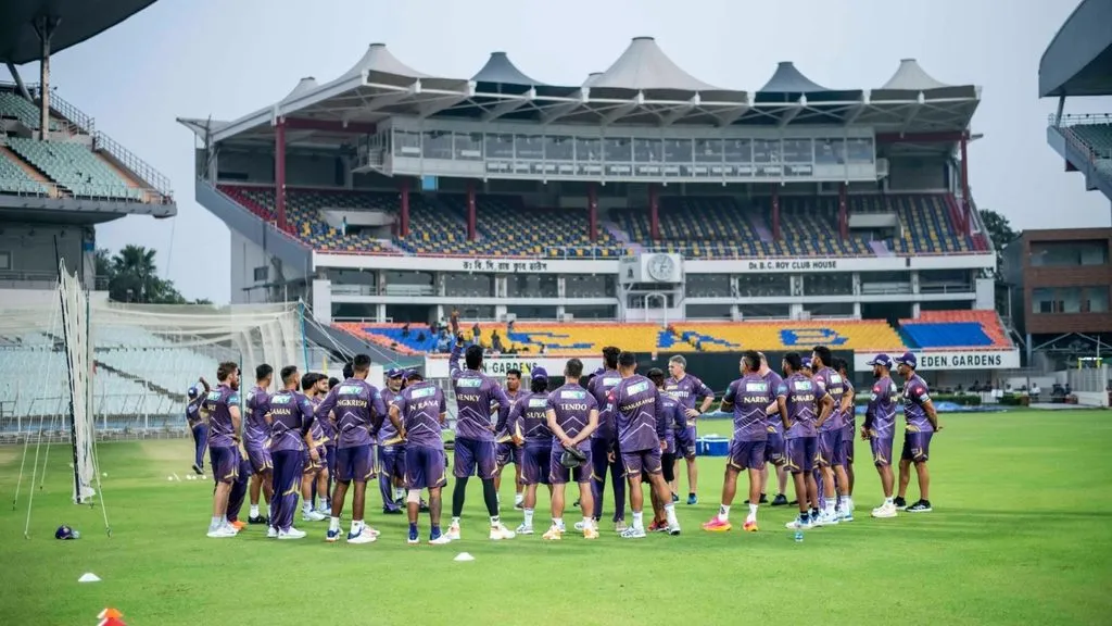 Kolkata Knight Riders team getting ready for KKR vs SRH match