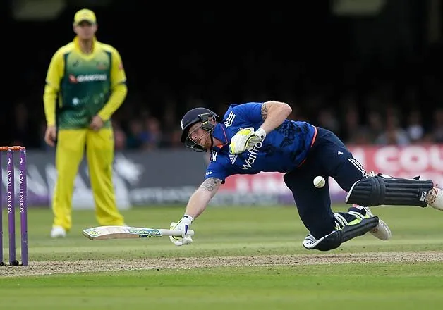 obstructing the field - 8 unknown Test Cricket Rules and their explanations - sportzpoint.com