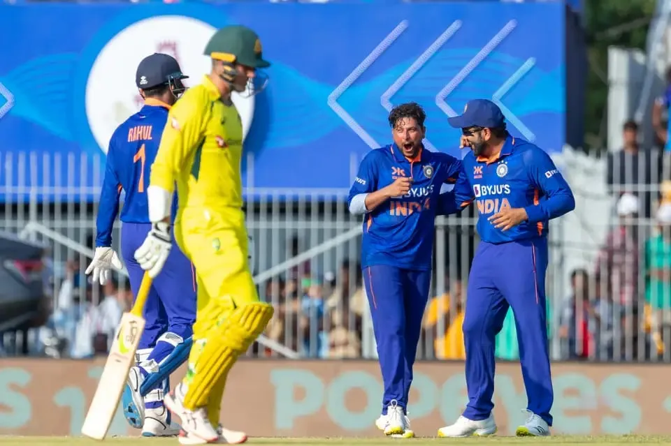 Kuldeep Yadav bowled Alex Carey | Sportz Point