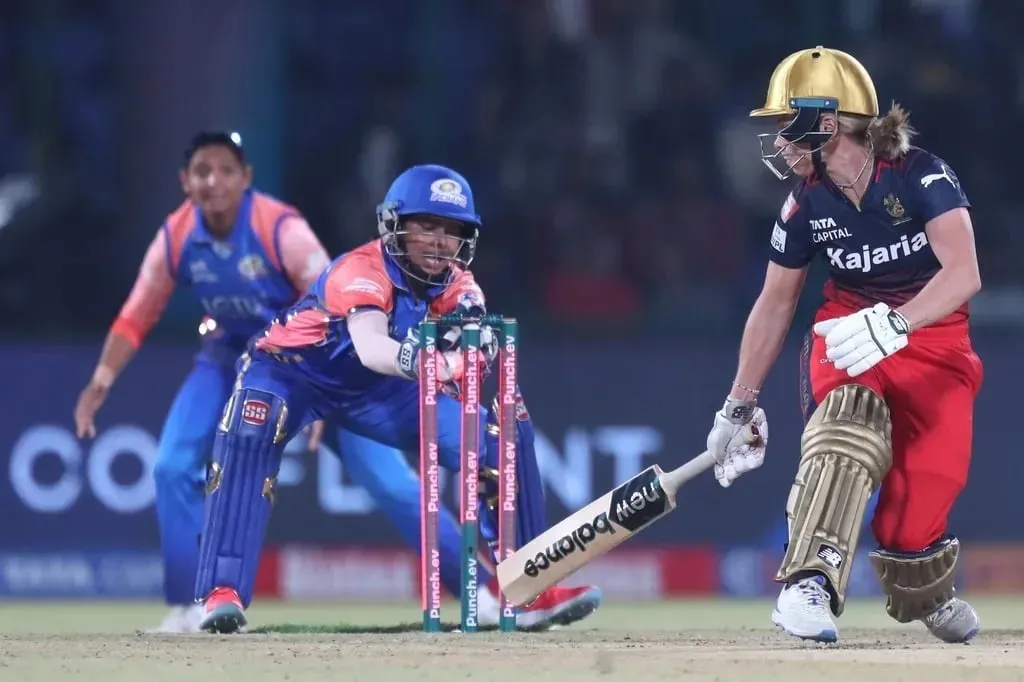 Sophie Molineux was stumped by Priyanka Bala in the MI vs RCB WPL 2024 match in Delhi.  Image | WPL/BCCI