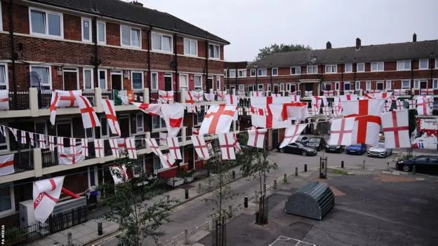 England flags and bunting hung across the Kirby Estate in Bermondsey, south London, in support of the Lionesses before the World Cuo final | Sportz Point