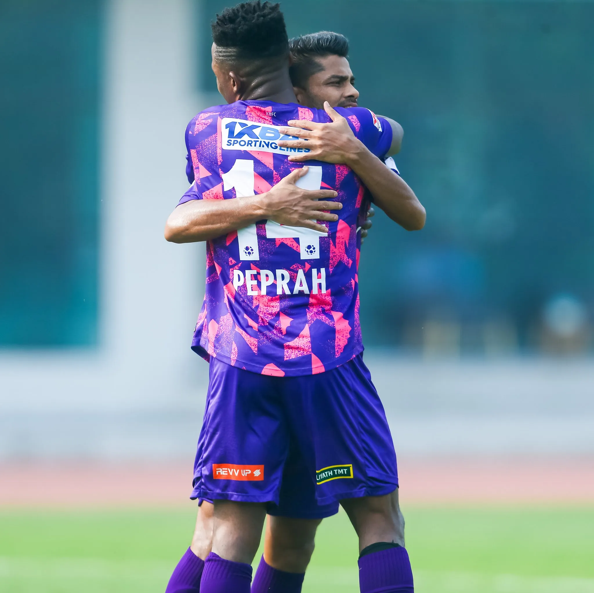 Kwame Peprah hugging Prabir Das, the assist provider of his second goal in the Kerala Blasters FC vs Shillong Lajong FC in Kaling Super Cup 2024.  Image | KBFC