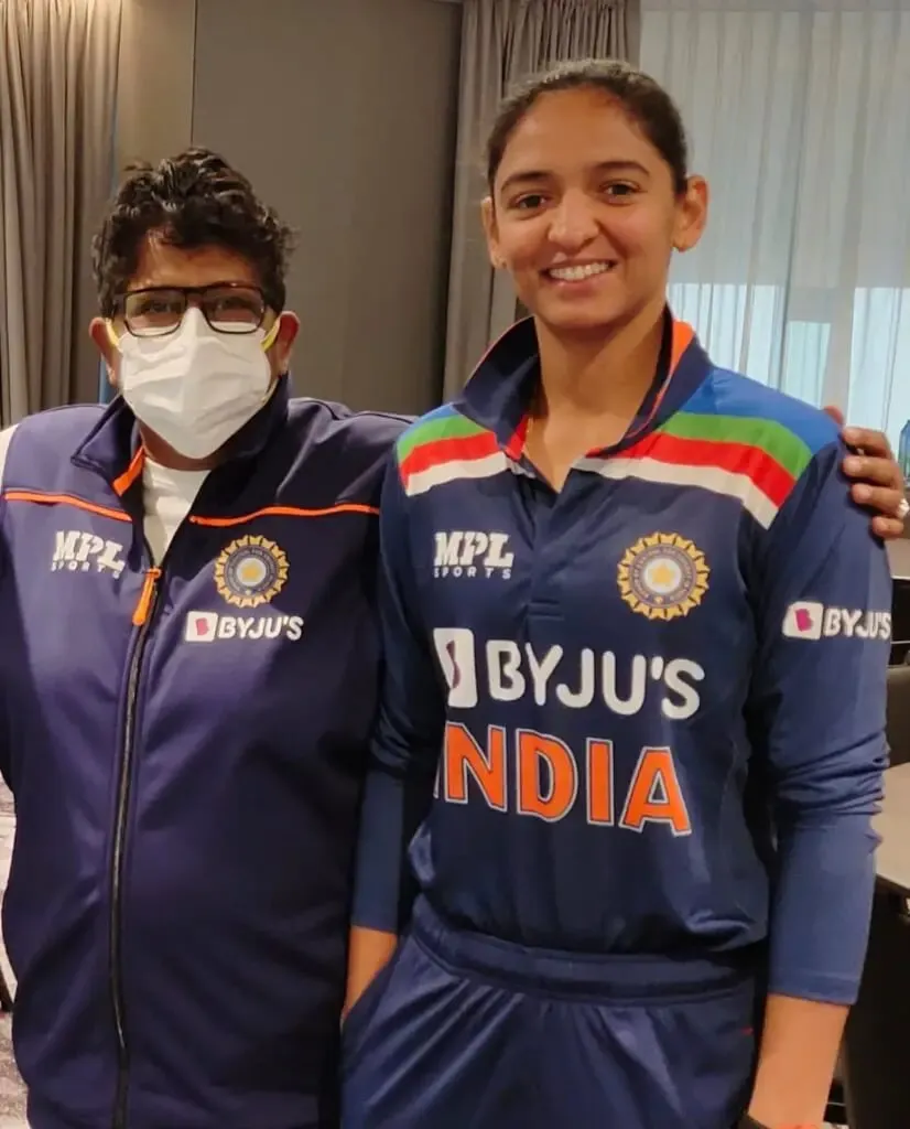 Gargi Banerjee and Harmanpreet Kaur in Australia | Women's Cricket News | Sportz Point