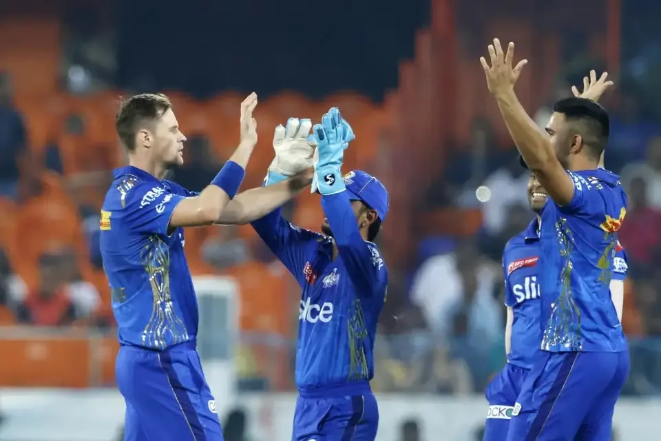 SRH vs MI: Jason Behrendorff picked up the first two SRH wickets | Sportz Point