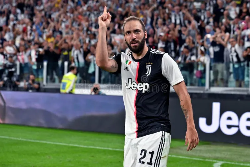 Higuain had Messi as his team mate in Argentina and Ronaldo in Juventus | SportzPoint