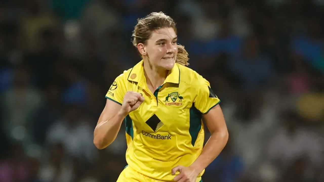 Annabel Sutherland celebrating the wicket of Hamanpreet Kaur in the 3rd T20I between India and Australia in Mumbai.  Image | BCCI