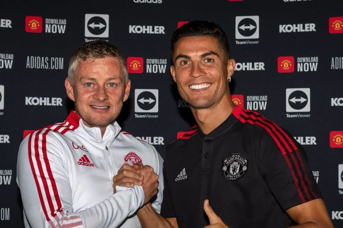 Solskjær and Ronaldo│Is Ole Gunnar getting saved by Ronaldo's brilliance?│Sportz Point