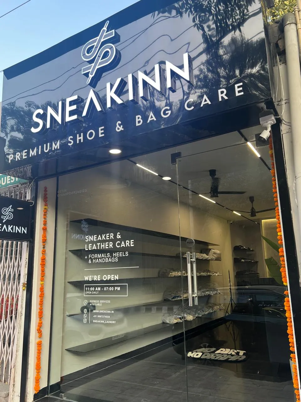 Sneakinn Retail Store