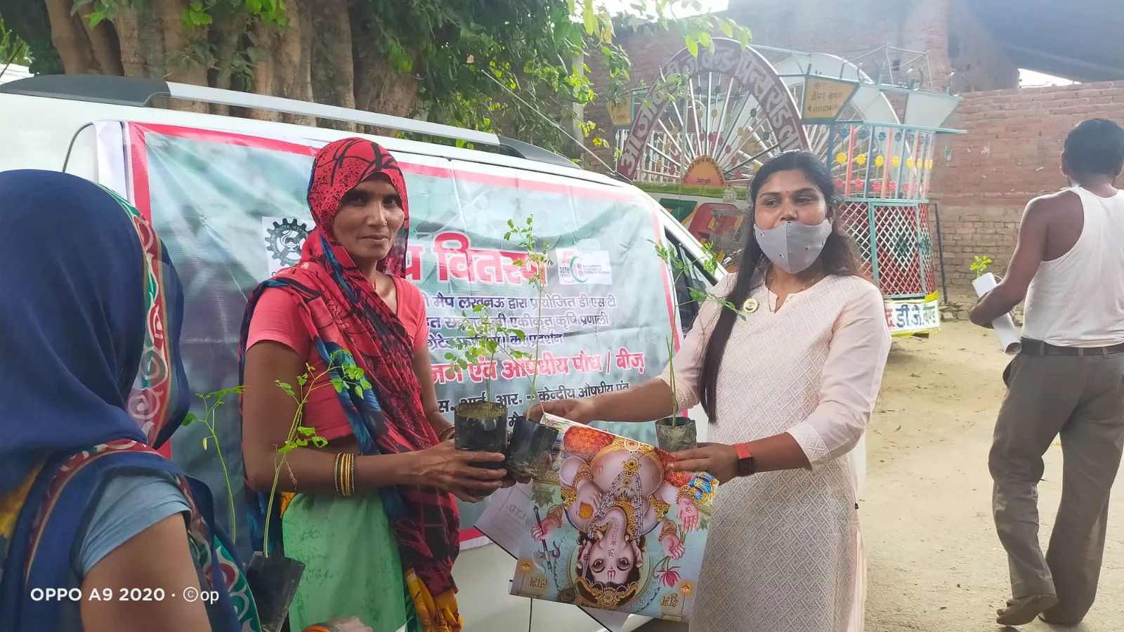 Dr Kamini Singh With Woman Worker