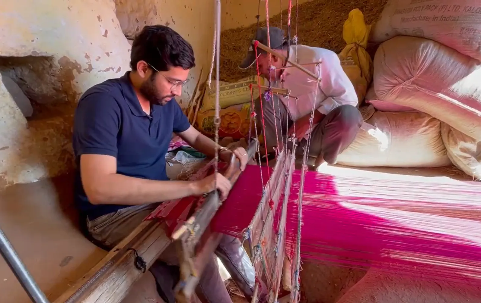  pit-loom hand weaving