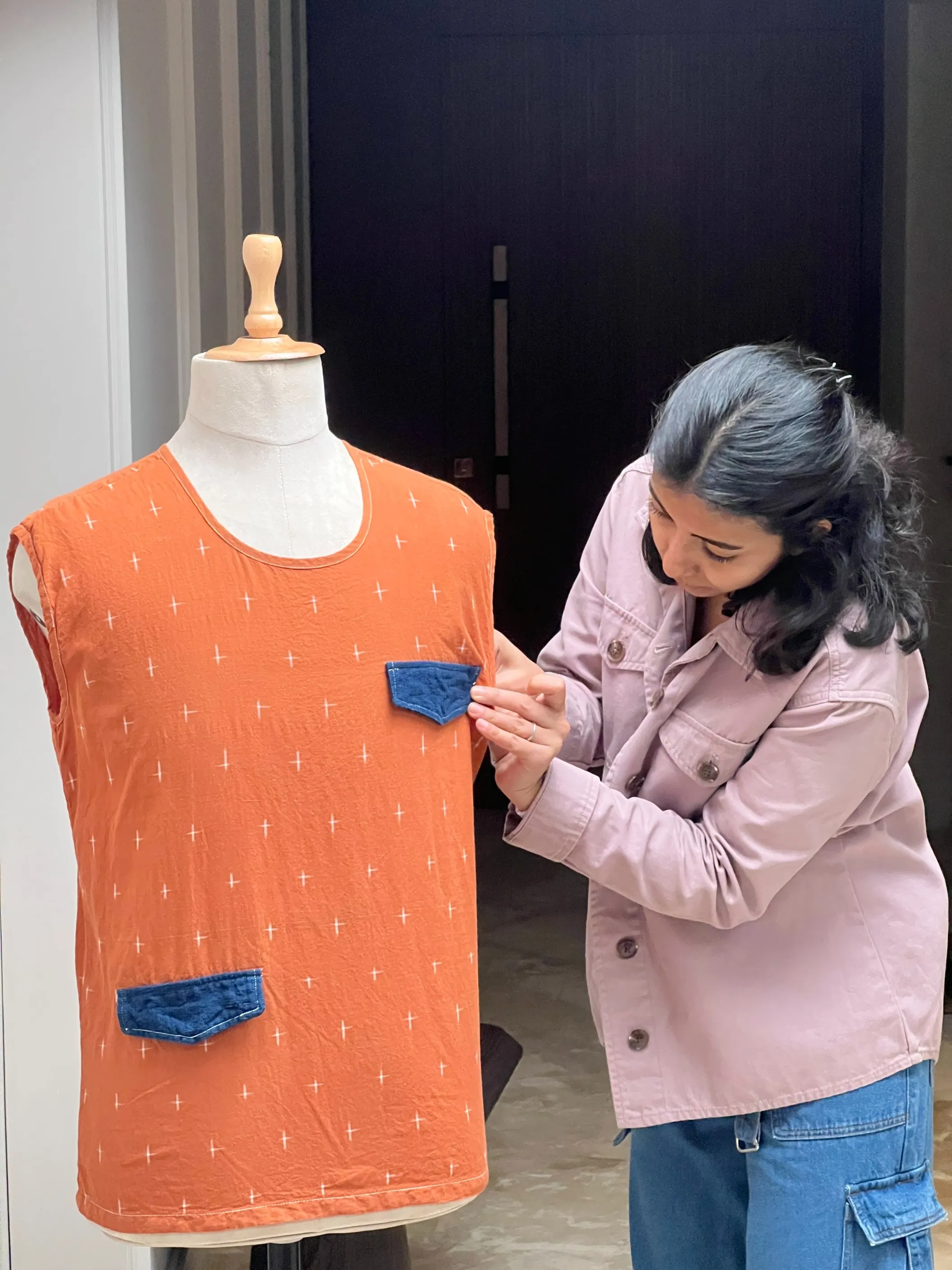 Aishwarya setting up a product -Jiwya