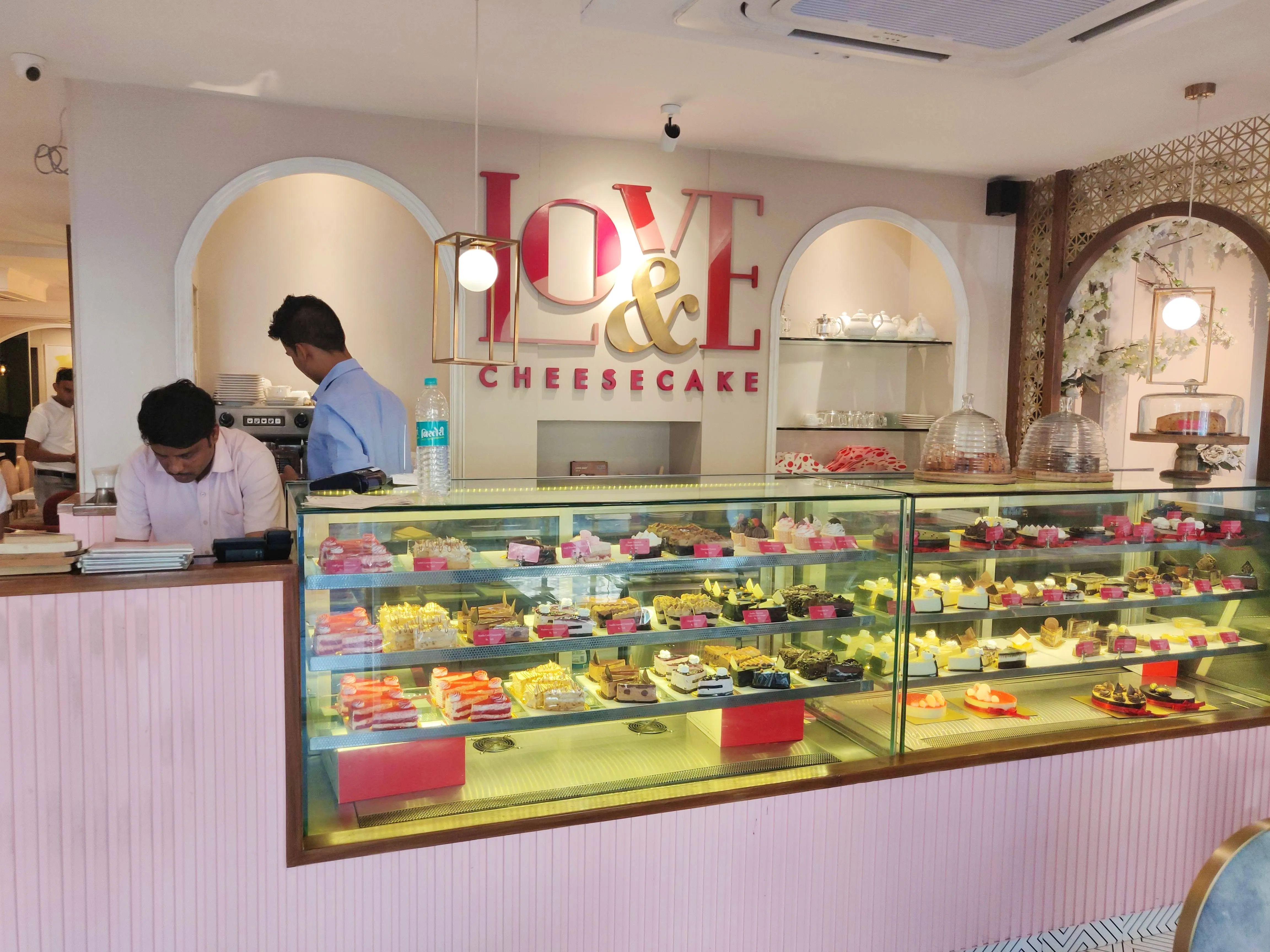 Love & Cheesecake Outlet