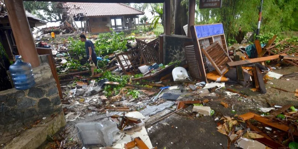 Indonesia tsunami, Tsunami in Indonesia Photos and videos, 