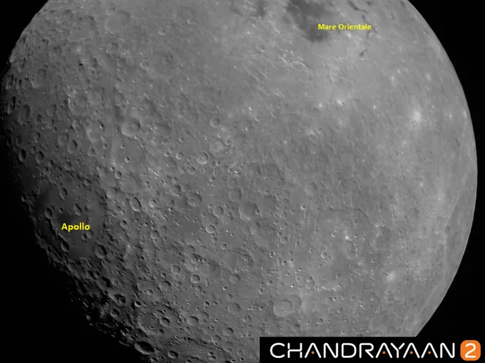 Chandrayaan 2 photographed lunar craters