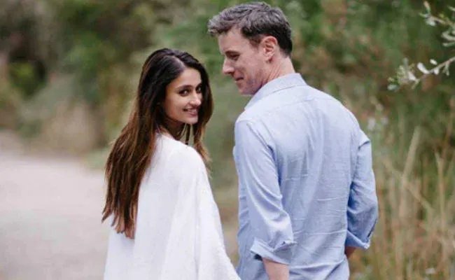 Ileana breaks up with andrew kneebone