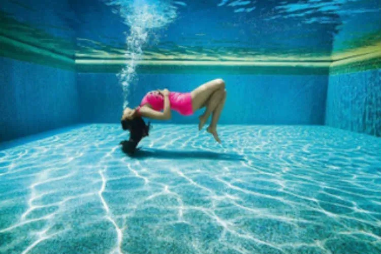 Alia Bhatt underwater photo shoot