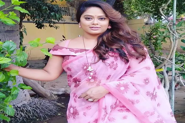 Devipriya serial actress