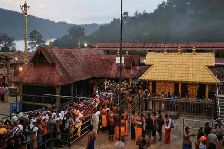 kerala high court son sabarimala, plastic to sabarimala, no plastic in sabarimala, சபரிமலை இருமுடியில் பிளாஸ்டிக்கிற்கு தடை, சபரிமலை, கேரள உயர் நிதிமன்றம் தேவஸ்வம் போர்டுகளுக்கு உத்தரவு, Kerala High Court order to Devaswom boards, plastic free sabarimala, Ensure no plastic in Sabarimala pilgrim offerings, kerala hc orders no plastic in sabarimala