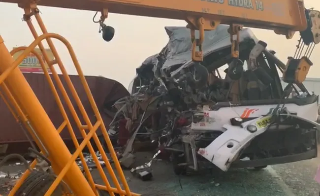 KSRTC bus met accident with Truck at Avinashi 17 people dead