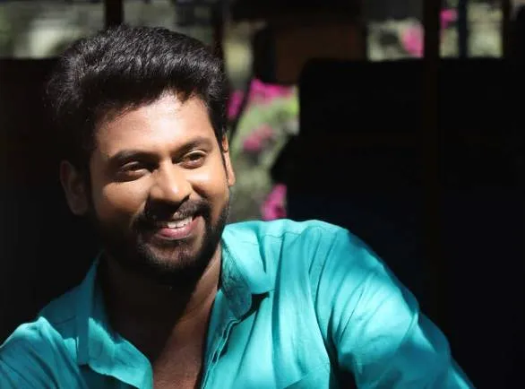 actor and anchor rio raj special photos