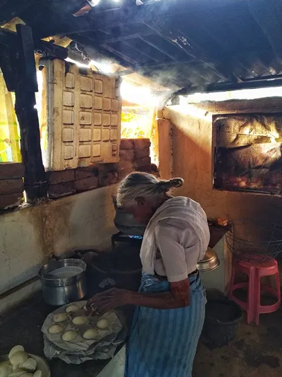 Coimbatore one rupee idli paatti Kamalathaal follows ethic in fixing the price of food