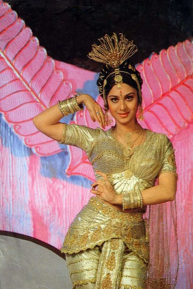 Tamil Actress who are classical dancers meenakshi sheshadri