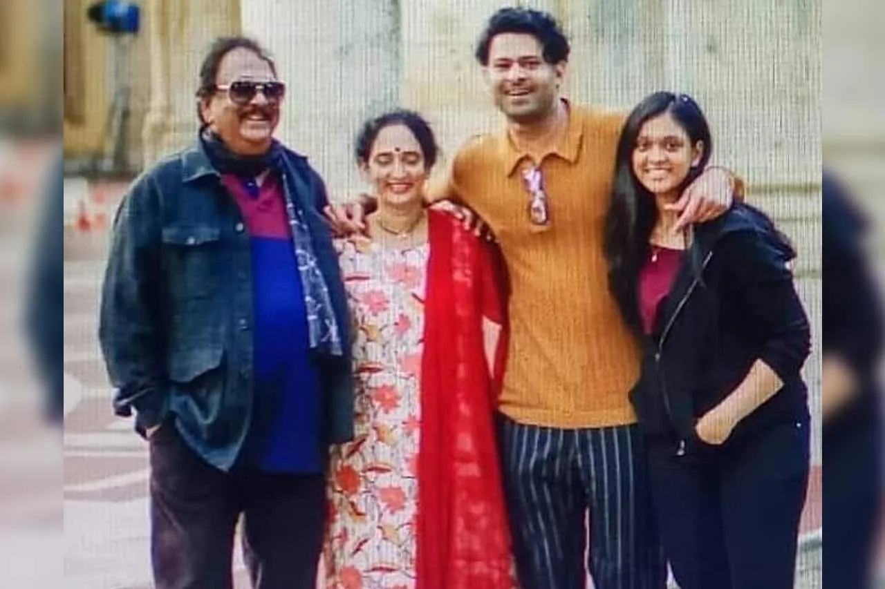 Tamil Celebrities with their family - Rare Photos