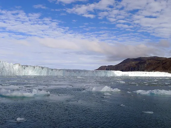 Viral trending images of world's largest iceberg A-76 that floats in Weddell sea Antarctica 