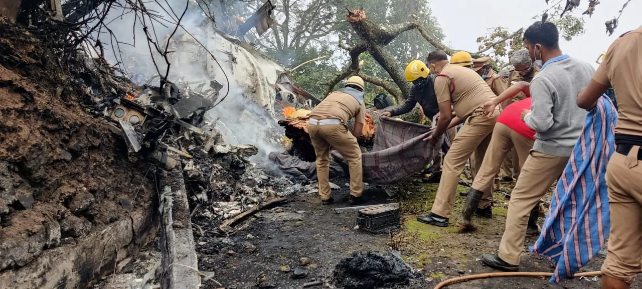 Army helicopter carrying CDS General Bipin Rawat crashes photos 