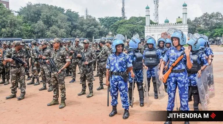 இத்கா மைதானத்தில் பாதுகாப்பு அதிகரிப்பு