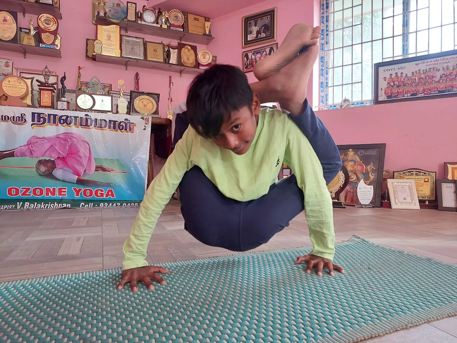 Coimbatore 11 years boy Guinness record in yoga