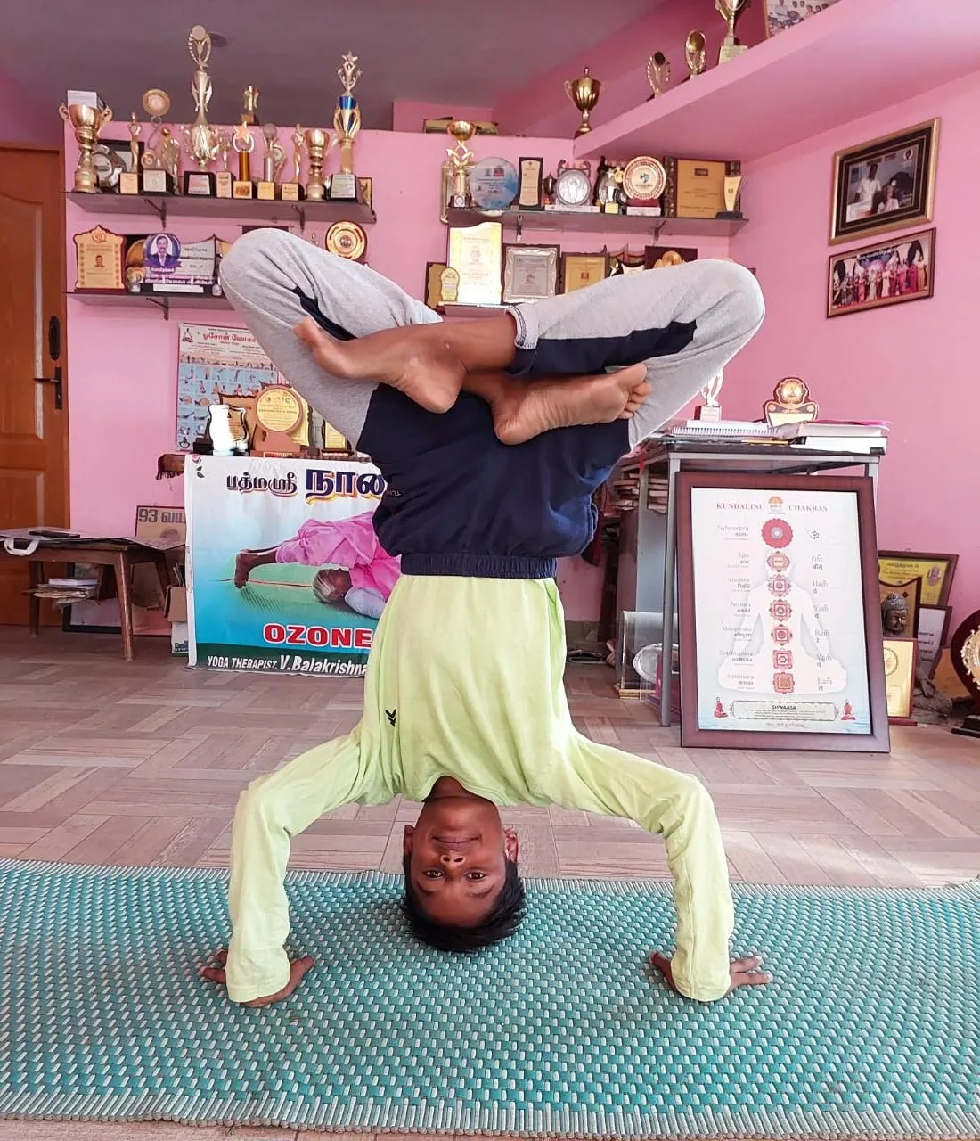 Coimbatore 11 years boy Guinness record in yoga