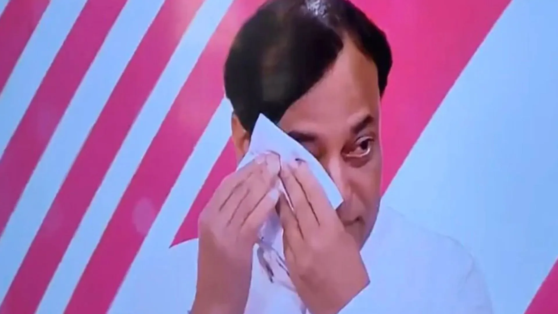 Election Results | Axis's Pradeep Gupta Cries
