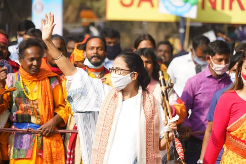 Mamata Banerjee waving to supporters- Election results