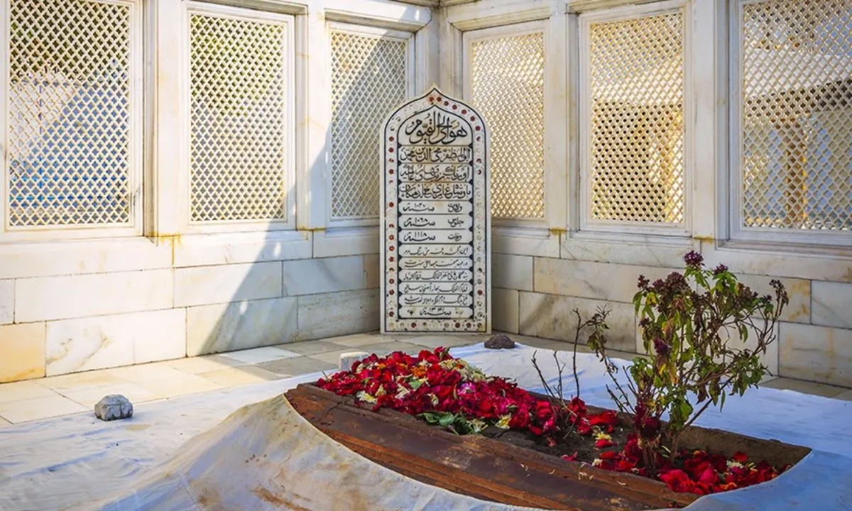 Aurangzeb tomb