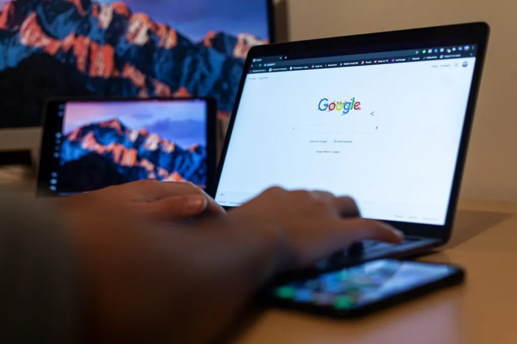 Google 