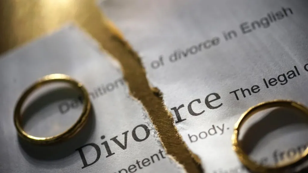 Redefining relationship endings through diamonds The Symbolism of Divorce Rings