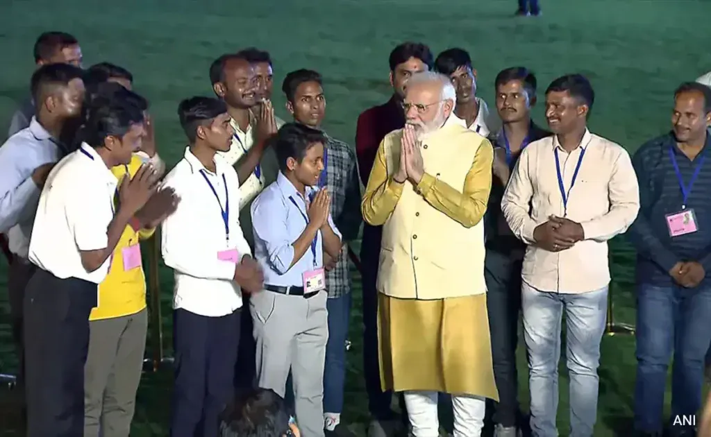 Vande Bharat invited to PM Modi's sapath  ceremony