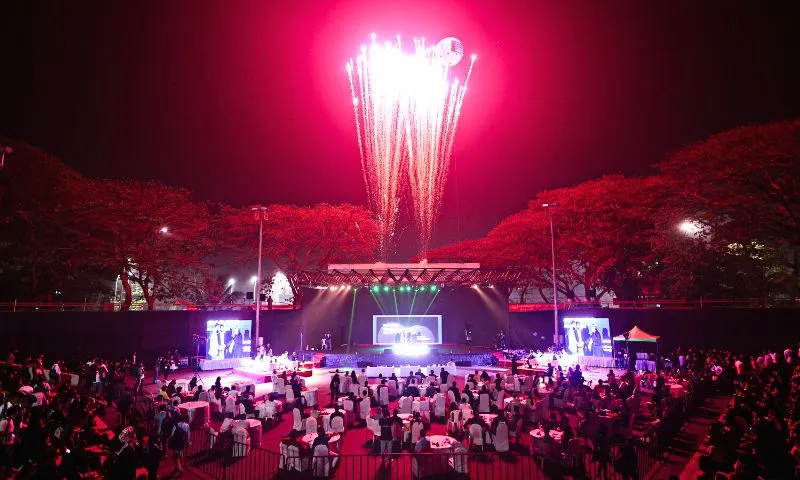 E-Cell IIT Bombay's E-Summit 23 held on the 28th and 29th of January was a true testament to the entrepreneurial spirit that has taken over India in recent years. The event brought together students, entrepreneurs, industry leaders, investors, and aspiring entrepreneurs from all over the country, making it a national-level event that attracted attention from all over the business world. The footfall was estimated to be 45,000 across the two days of the event, with the highlighted events being streamed live on JioTV.