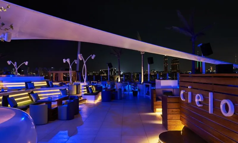 Cielo Sky Lounge Located on the 42nd floor of Dubai Creek Golf and Yacht Club, Cielo Sky Lounge is one of the most popular rooftop bars in the city.