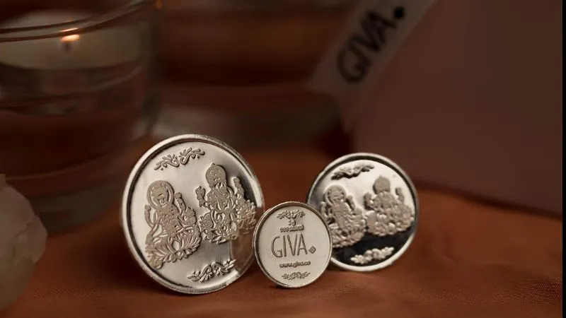 Leading manufacturer of fine silver jewellery, GIVA Jewellery secured INR 200 crores in Series B funding backed by Premji Invest for continued innovation and to broaden its product lines.