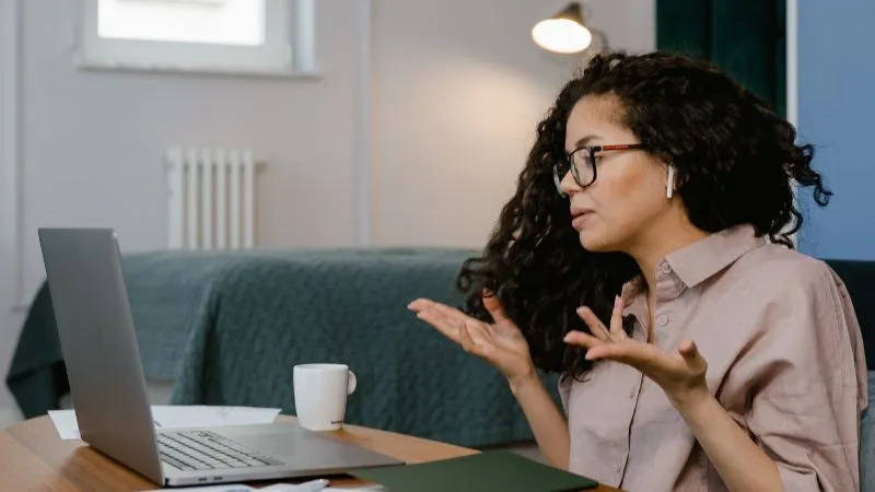 In India, there is an increasing need for virtual assistance services as more enterprises and entrepreneurs look for remote support. Through websites like Upwork, Freelancer and Task bucks one can offer virtual assistant services by delivering administrative, artistic or technical support. 