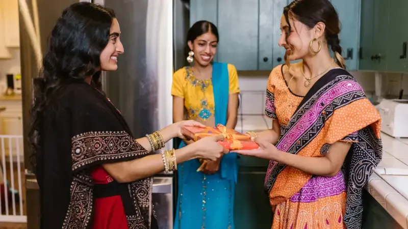 Dry Fruits or Customised Gifts - Most popular gifts during Diwali