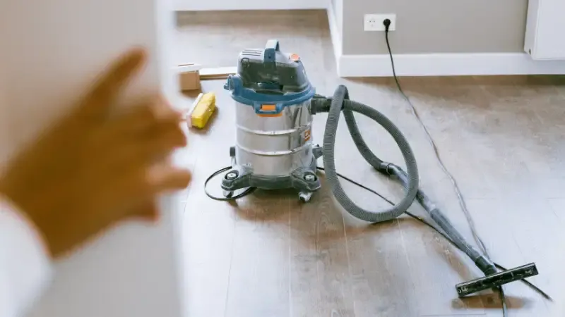 Home Cleaning Service - Provide cleaning and other services