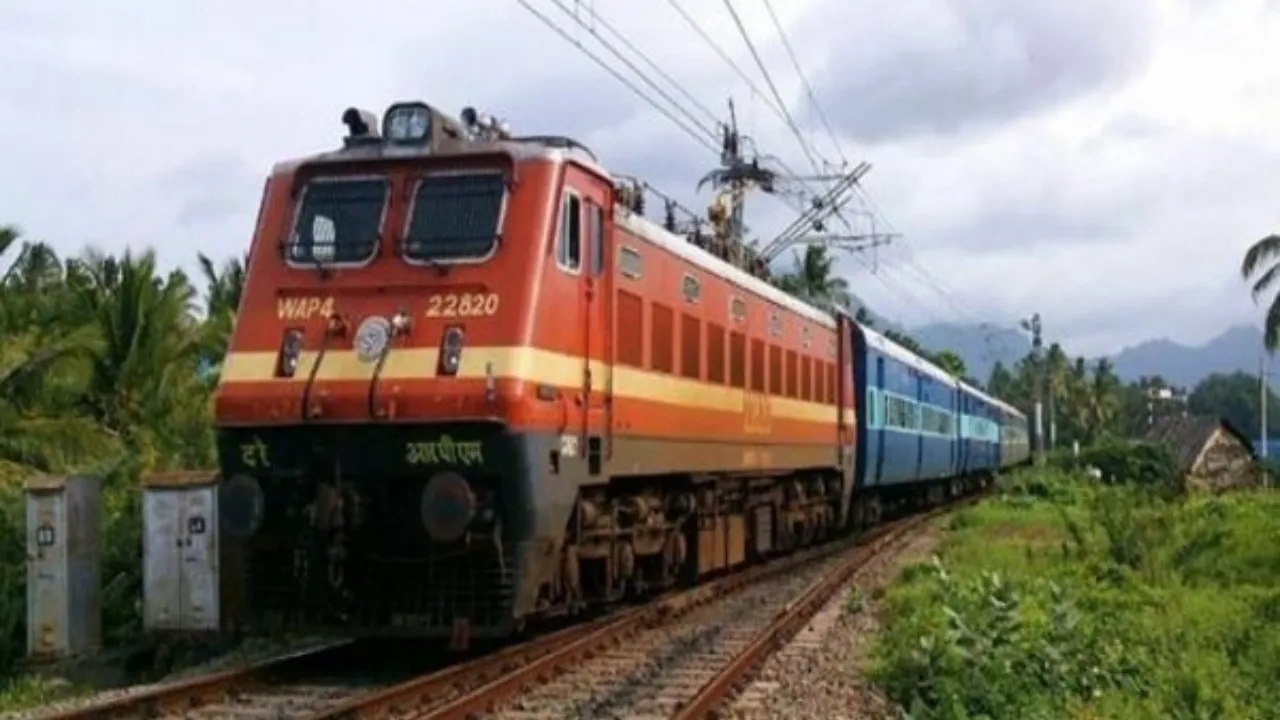  Indian Railways announces special trains and safety measures for Maha Kumbh 2025 travel Photograph: (ANI ) 