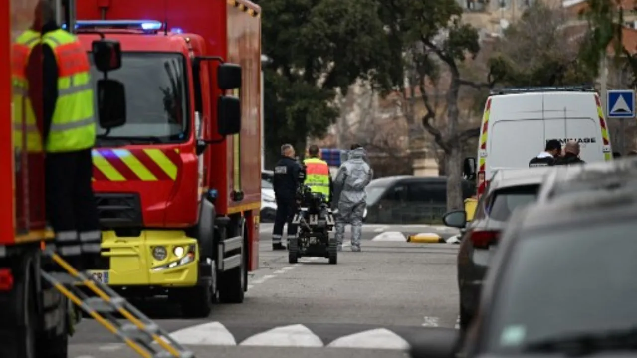  Explosives thrown at Russian consulate in Marseille on Ukraine war anniversary Photograph: (AFP) 